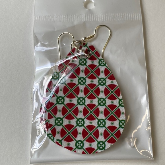 Christmas holiday faux leather teardrop printed earrings - Picture 2 of 3